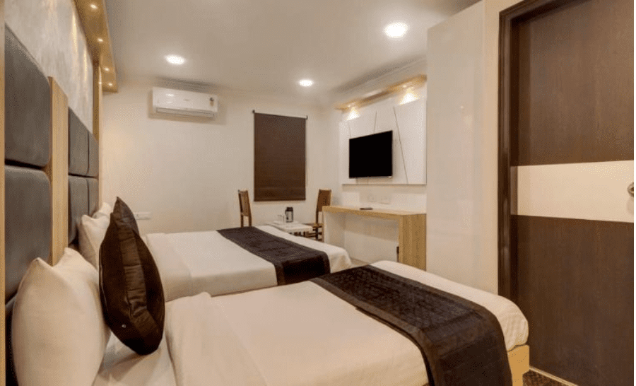 Hotel Karat 87 In Karol Bagh Images