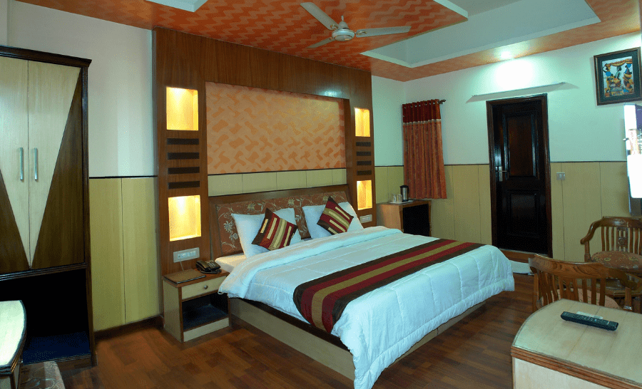 Hotel Karat 87 In Karol Bagh Images