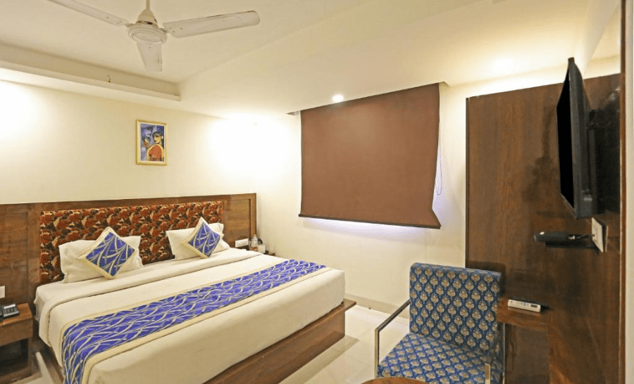 Hotel Emblem Suites In Mahipalpur Images