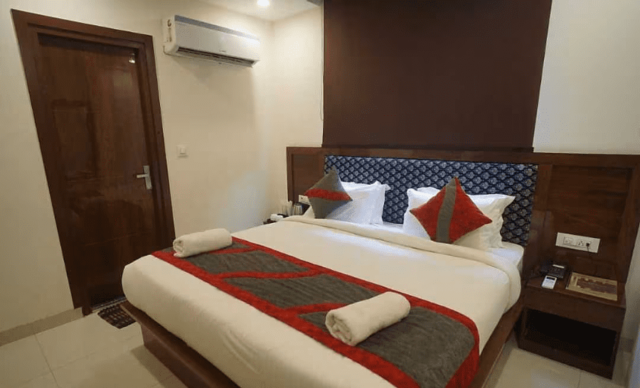 Hotel Emblem Suites In Mahipalpur Images