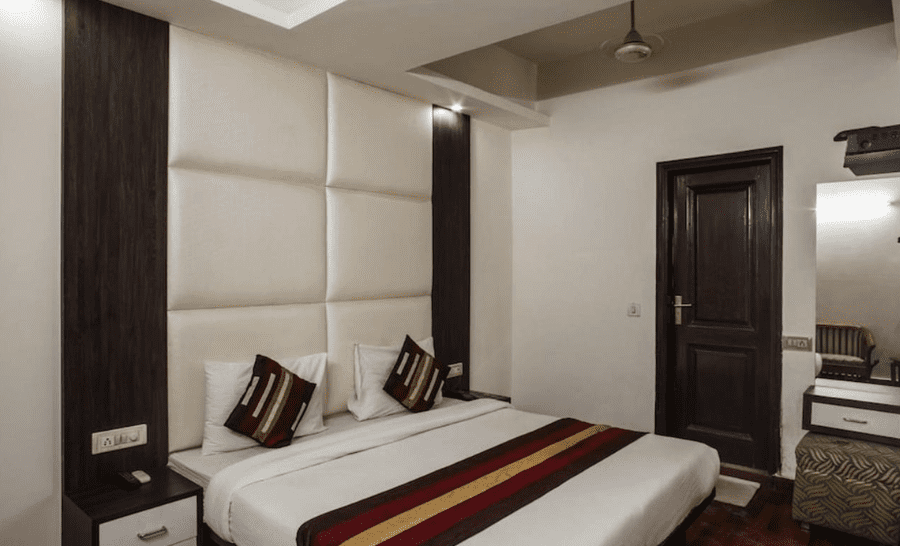 Hotel Karat 87 In Karol Bagh Images